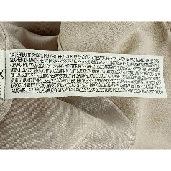 FOREVER 21 Womens Vest Beige Sleeveless Hook & Eye Faux Fur Round Neck Size L - Picture 8 of 8